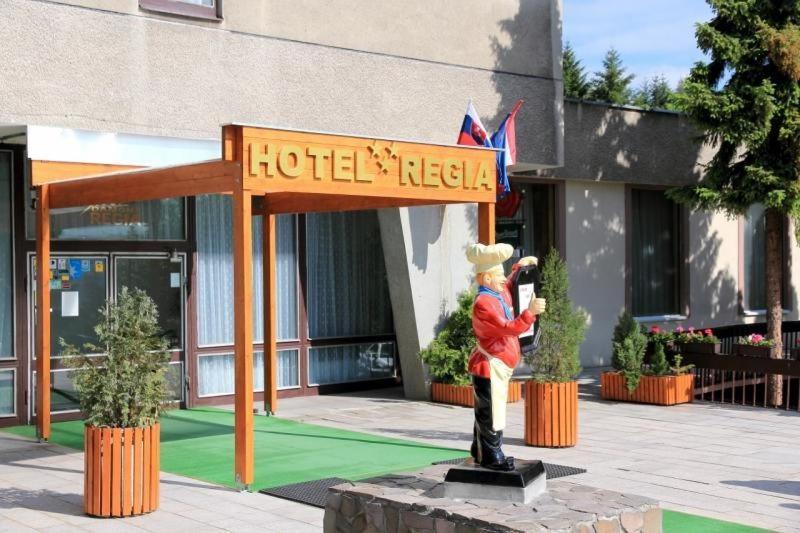 Hotel Regia Bajmóc Kültér fotó